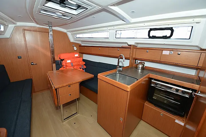 Bavaria Cruiser 33 - KARLO