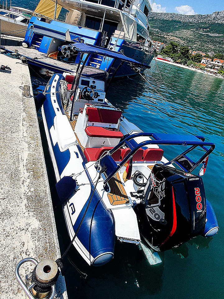 Johnson 87 - Johnson 87 Luxury yacht dinghy