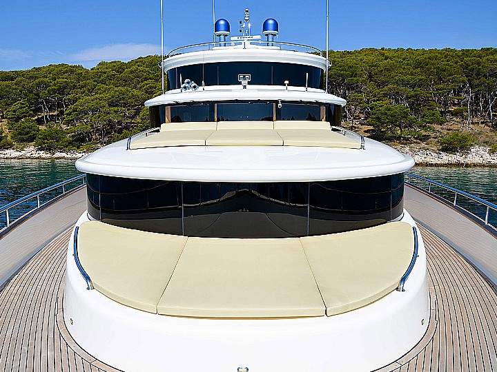 Johnson 87 - Johnson 87 Luxury yacht sunbath