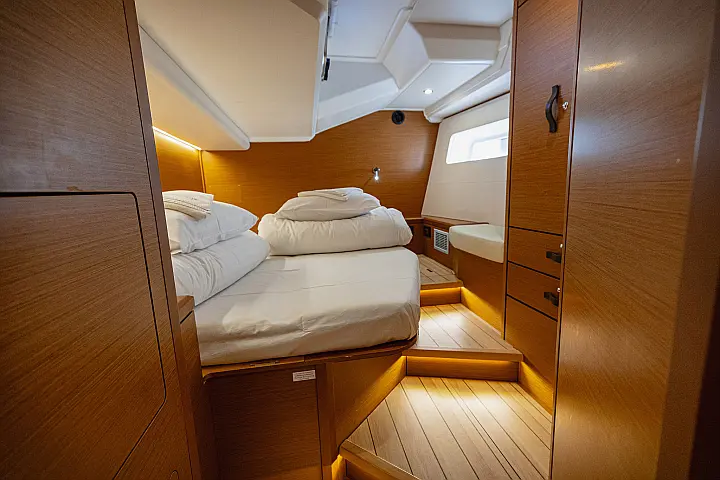 Jeanneau 54 - Stern port side cabin