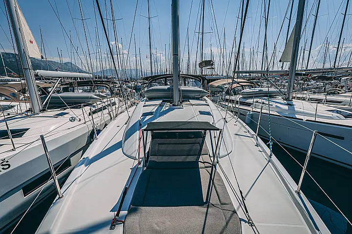Jeanneau 54 - sundeck tent