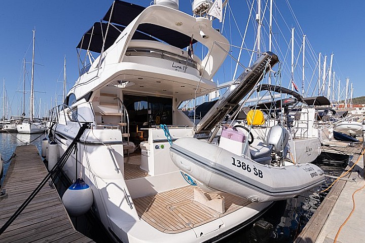 Fairline Phantom 50 - 