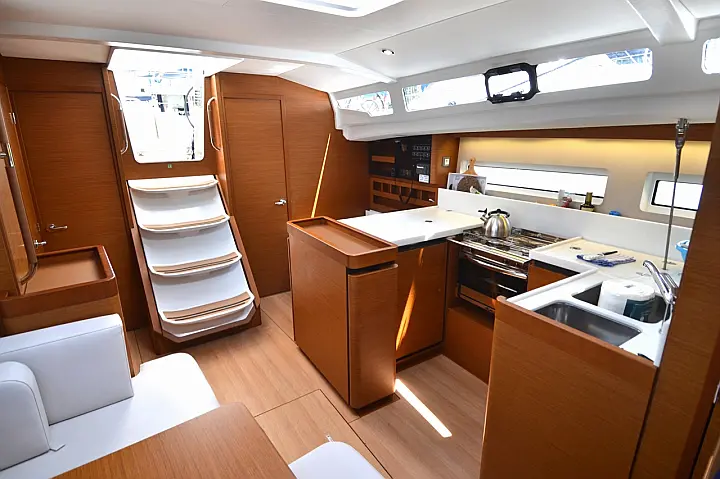 Sun Odyssey 440 - 