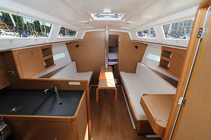 Sun Odyssey 319 - 