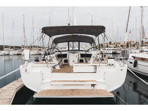 Benetau Oceanis 51.1
