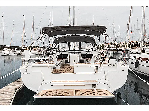 Benetau Oceanis 51.1
