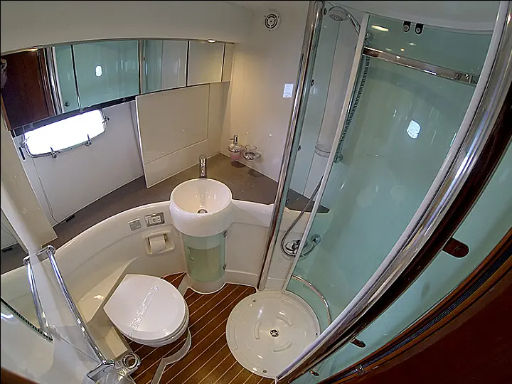 Fairline Targa 52 GT - Bathrooom