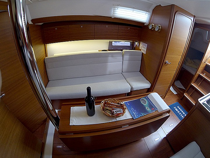 Dufour 350 GL - Dufour 350 interior