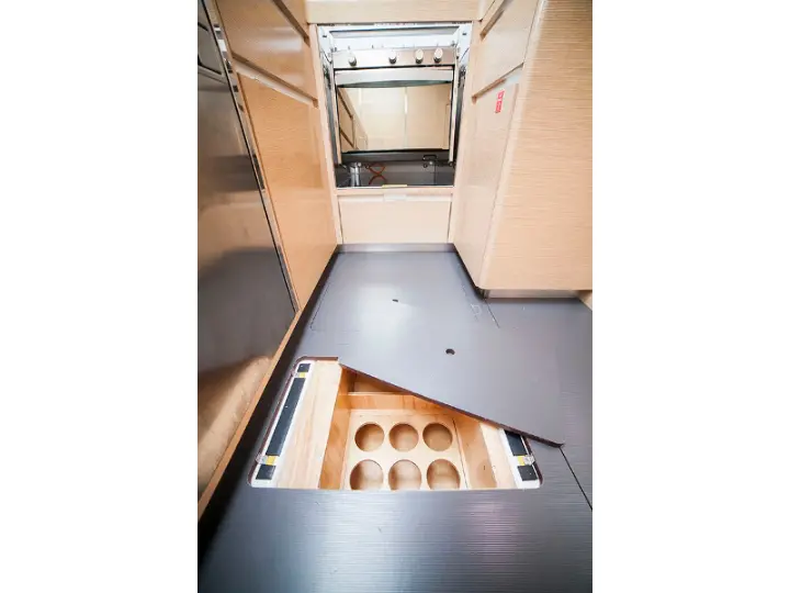 Elan 494 Impression  - interior