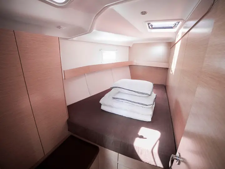 Elan 494 Impression  - interior